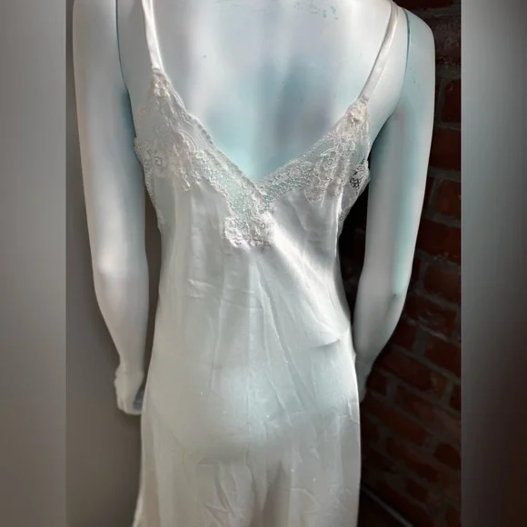 Vintage Christian Dior silk nightgown - Picture 4 of 10